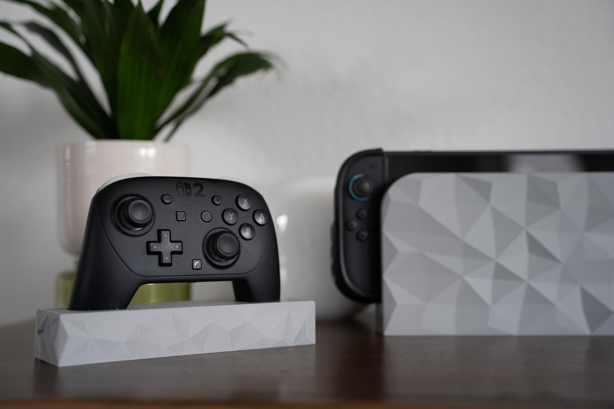 Nintendo Switch 2 Pro Controller Stand - Geometric Pattern