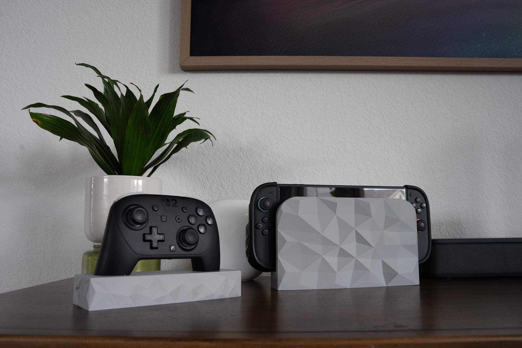 Nintendo Switch 2 Pro Controller Stand - Geometric Pattern